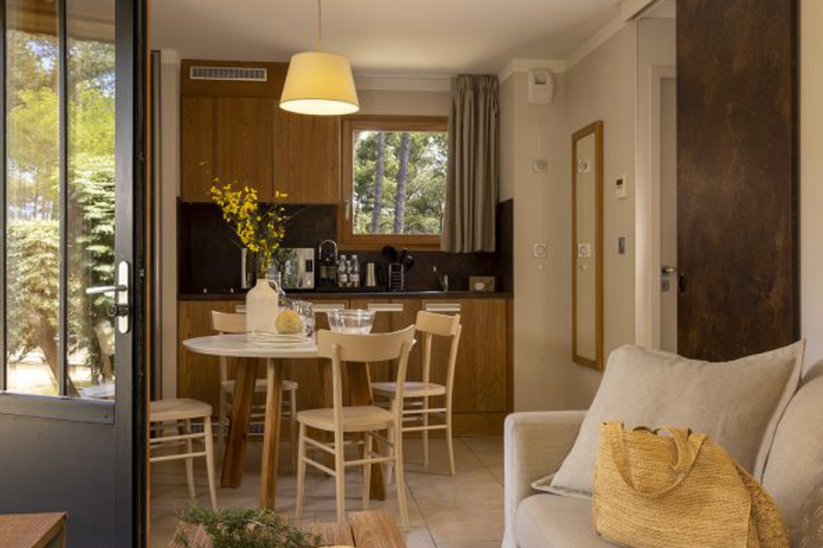 Forêt, hammam et bain chaud : une cure de silence apaisante au Domaine du Ferret près du Bassin d’Arcachon